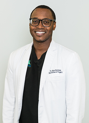 Cirugía maxilofacial e implantología de Western Mass